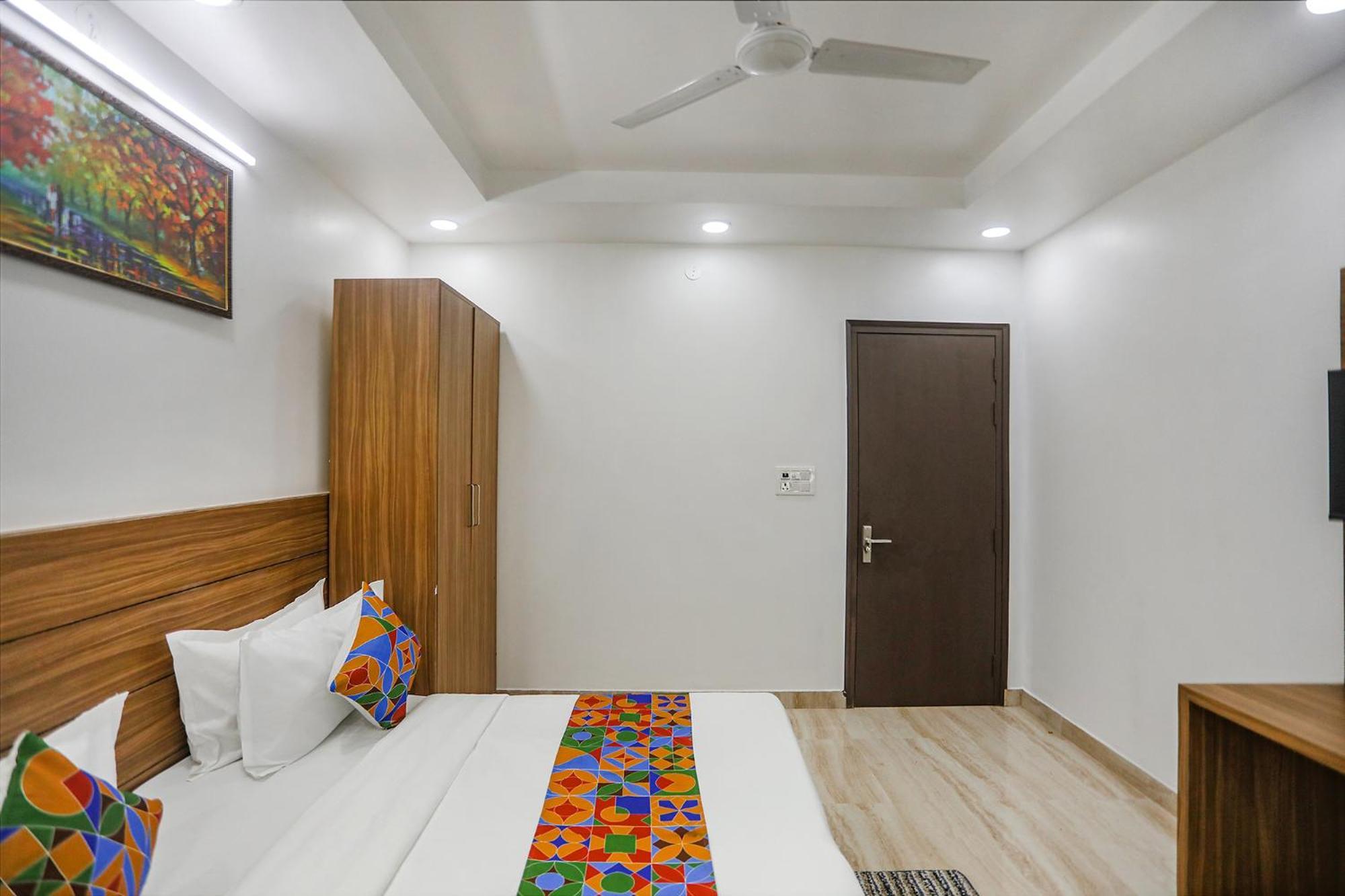 Fabhotel Unique Stay Noida Buitenkant foto