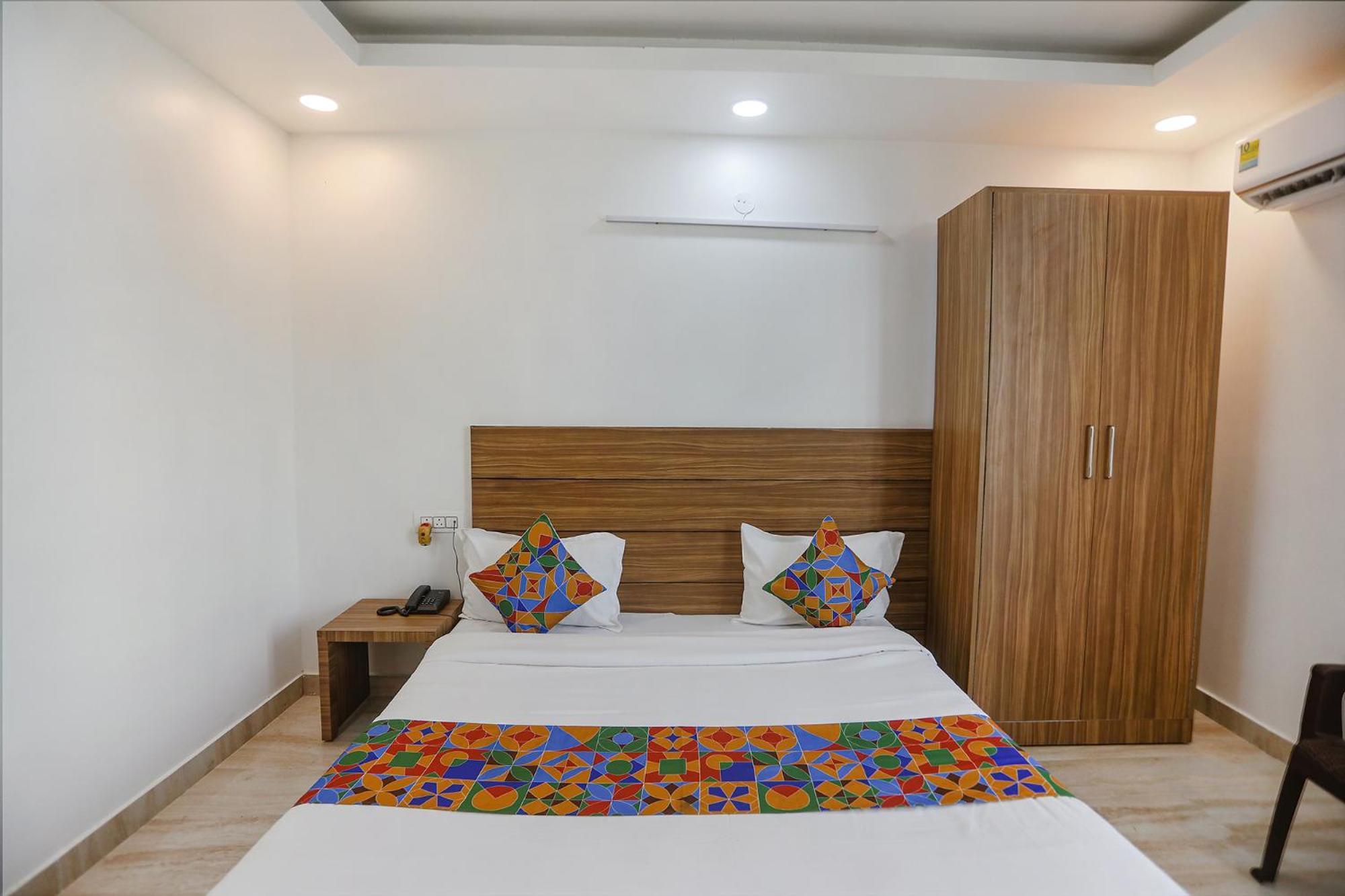 Fabhotel Unique Stay Noida Buitenkant foto